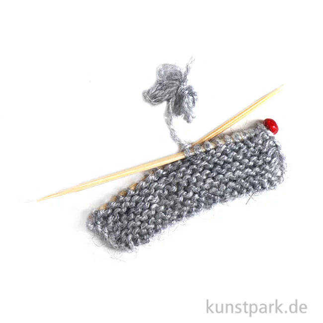 Artikelbild 1 des Artikels “Miniatur Strickzeug, 5,5 x 2,5 x 1 cm “