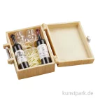 Artikelbild 1 des Artikels “Miniatur Weinbox mit Flaschen, Holz, 4,5 x 3,3 x 2 cm “