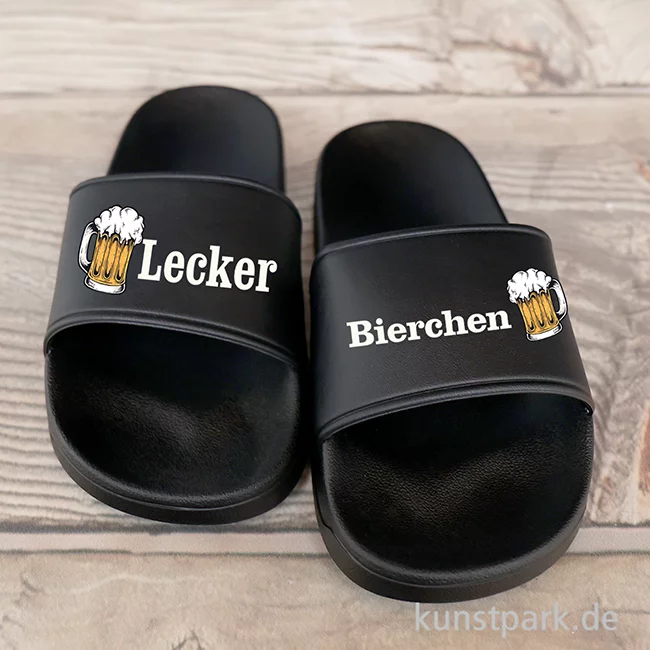 Artikelbild 2 des Artikels “Badelatschen, Schwarz, Bedruckt, Design, Lecker Bierchen “