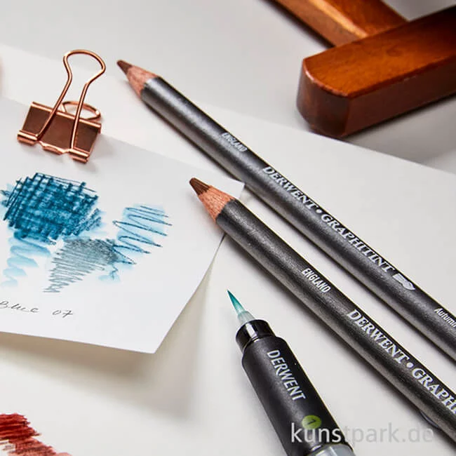 Artikelbild 2 des Artikels “Derwent GRAPHITINT, 12 Tinten-Graphitstifte im Metalletui “