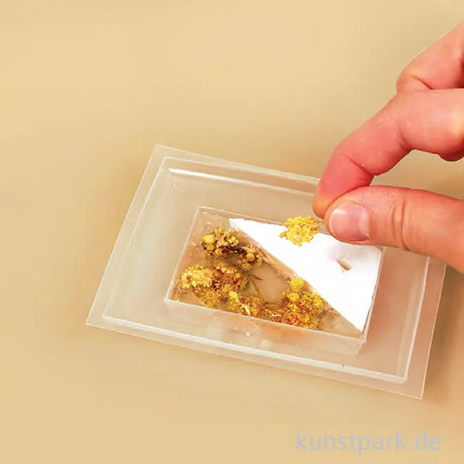 Artikelbild 2 des Artikels “DIY Set - Seifen mit Trockenblumen “