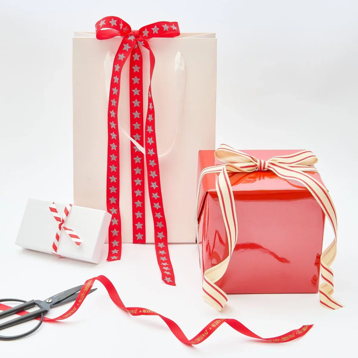 Artikelbild 2 des Artikels “Geschenkband Set - Advent Advent, Rot, 4 x 2 m “