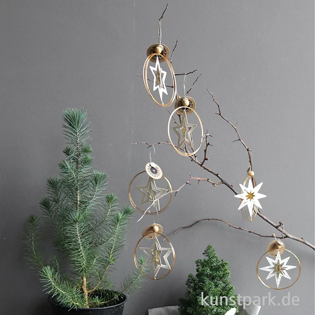 Artikelbild 2 des Artikels “Good old friends - Goldsternornament, Herz, Schnee “