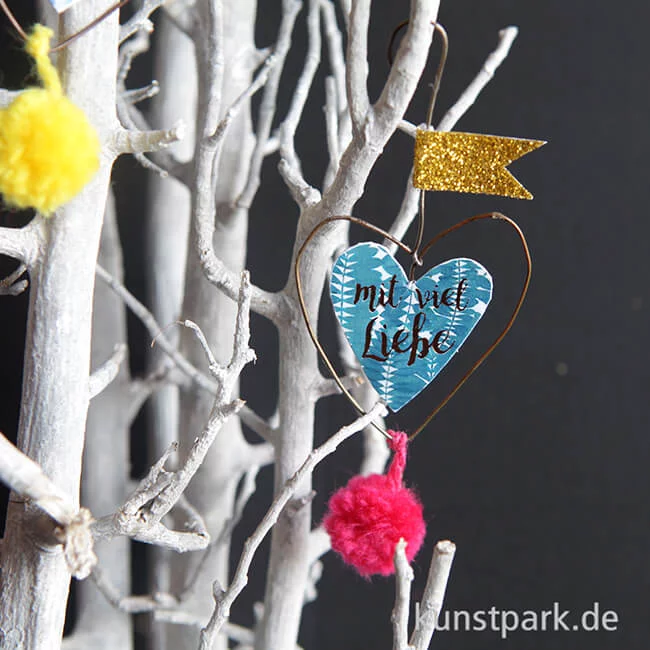Artikelbild 2 des Artikels “Good old friends - Mini Pompon Herzen - Mit viel Liebe “