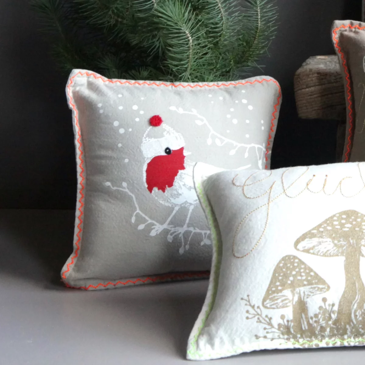 Artikelbild 2 des Artikels “Good old friends - Winter Mini Kissen, Rotkehlchen “
