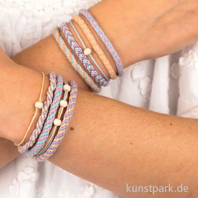 Artikelbild 2 des Artikels “Kumihimo Bastelset für Armbänder, Pastell Rainbow, 16-teilig “