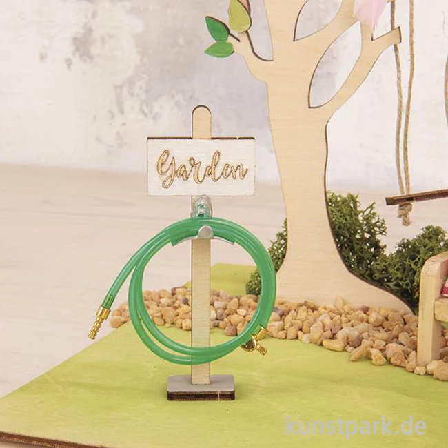 Artikelbild 2 des Artikels “Miniatur Deko Gartenschlauch mit Halterung “