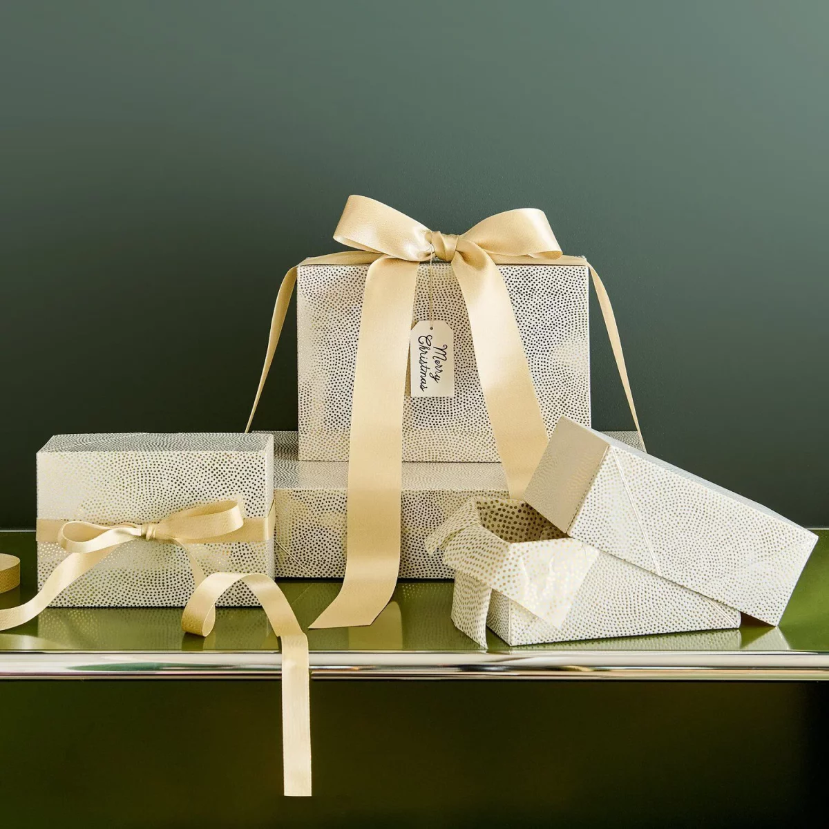 Artikelbild 2 des Artikels “Papierschachtel Set - Pünktchen, Gold, 4 Stück “