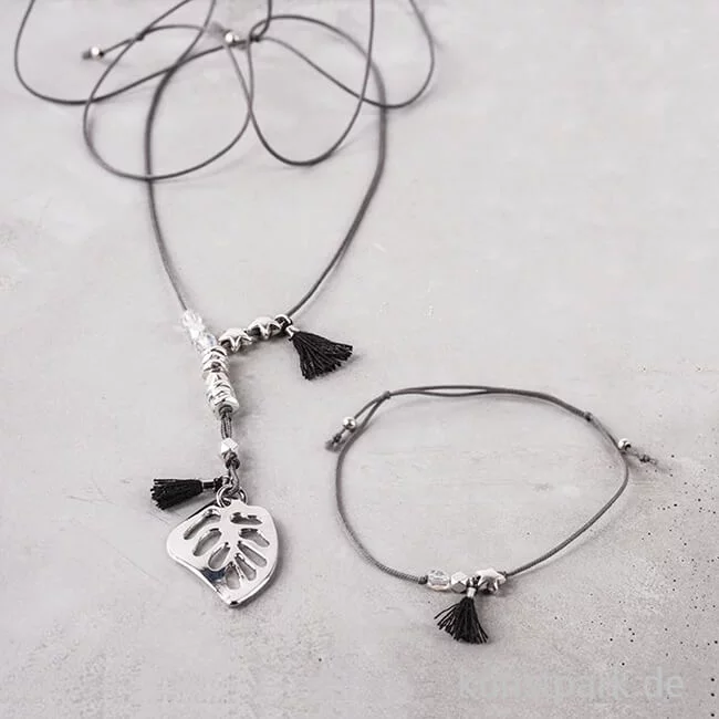 Artikelbild 2 des Artikels “Schmuckset - Vaia Monsterablatt für 1 Kette und 1 Armband “