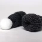 Artikelbild 2 des Artikels “Mini Strick-Mützen, Dunkelgrau, 4,5 cm, 2 Stück “