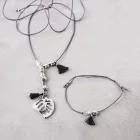 Artikelbild 2 des Artikels “Schmuckset - Vaia Monsterablatt für 1 Kette und 1 Armband “