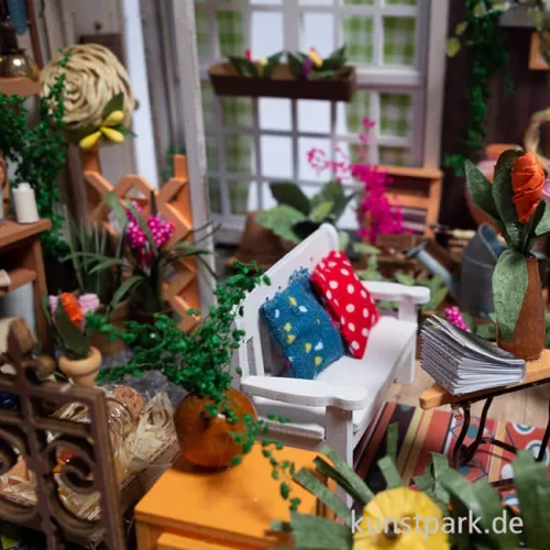 Artikelbild 2 des Artikels “Bastelset Miniatur-Zimmer - Garten, mit umfangreichem Zubehör “
