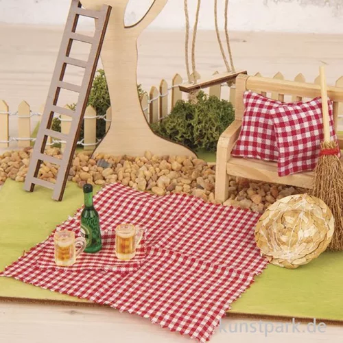 Artikelbild 2 des Artikels “Miniatur Deko Set, Picknick, Decken + Bier, 5-teilig “