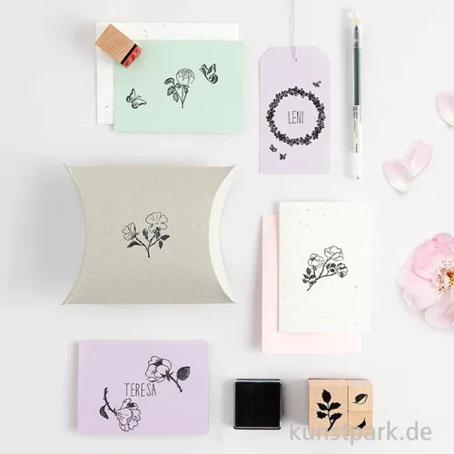 Artikelbild 2 des Artikels “Stempelset - La Vie en Rose, Roses, 15 Holzstempel + Stempelkissen “
