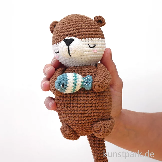 Artikelbild 3 des Artikels “DIY Häkelset - Musical Otter Amigurumi Kit “