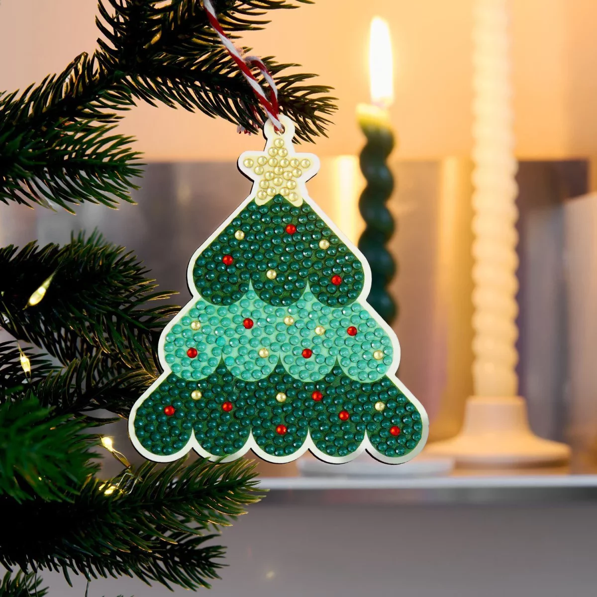 Artikelbild 3 des Artikels “DIY-Set - Diamond Painting, Anhänger Weihnachtsbaum, 8,5 x 10 x 0,2 cm “