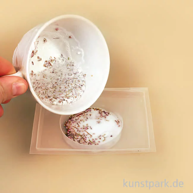 Artikelbild 3 des Artikels “DIY Set - Seifen mit Trockenblumen “