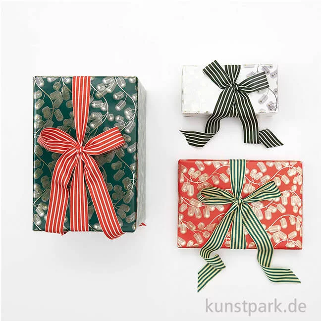 Artikelbild 3 des Artikels “Geschenkpapier - Christmas Rocks, Tannenzweige, Weiß, 200 x 70 cm “