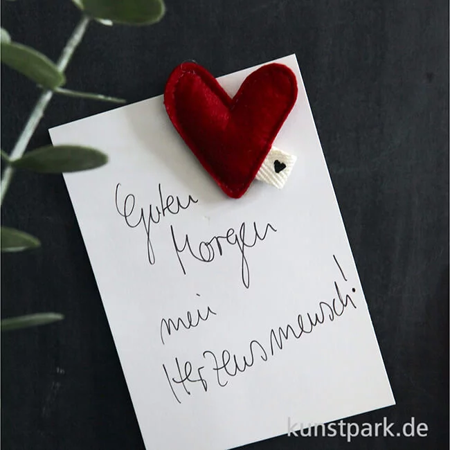 Artikelbild 3 des Artikels “Good old friends - Filzherzmagnet, Herzensmensch “