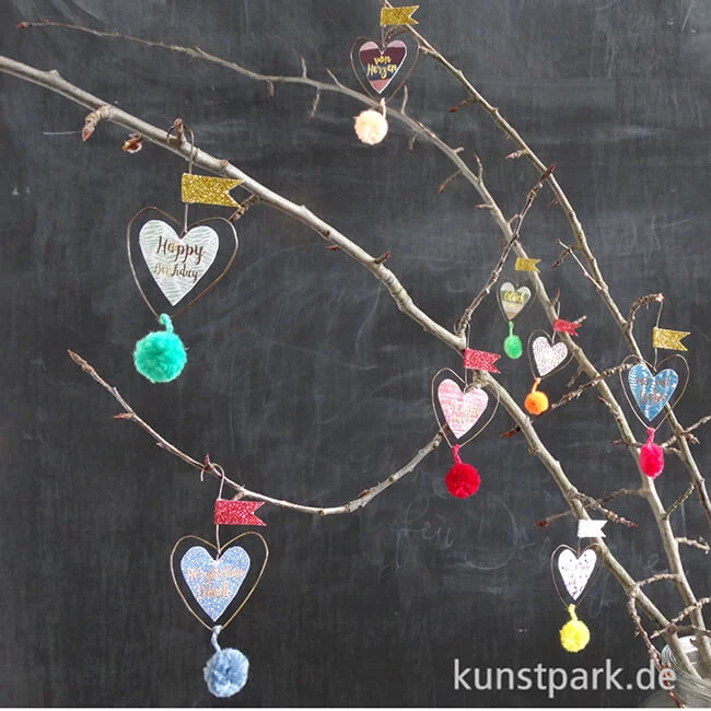 Artikelbild 3 des Artikels “Good old friends - Mini Pompon Herzen - Happy Birthday “