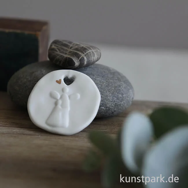 Artikelbild 3 des Artikels “Good old friends - Schutztaler, Fühl Dich umarmt “