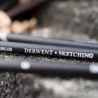 Artikelbild 3 des Artikels “Derwent SKETCHING, 6 Graphitstifte mit Anspitzer im Metalletui “