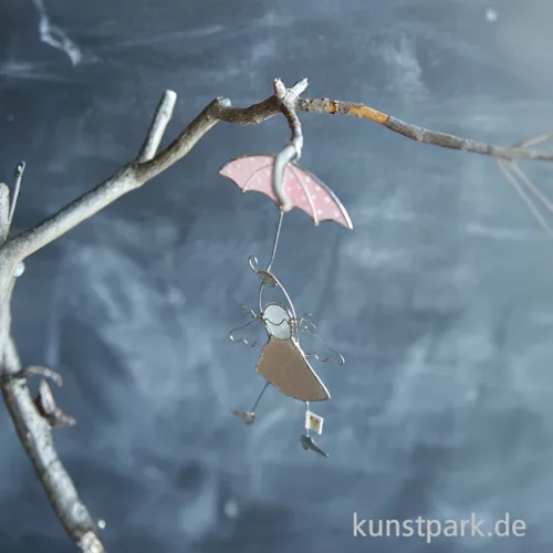 Artikelbild 3 des Artikels “Good old friends - Schwebende Engel, Regenschirm “