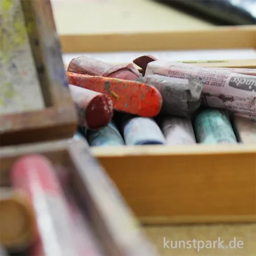 Artikelbild 3 des Artikels “Schmincke PASTELL - Holzkasten mit 60 Pastellstiften “