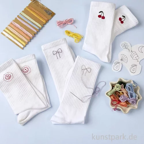 Artikelbild 3 des Artikels “Stickset mit Socken + Zubehör, Weiß “
