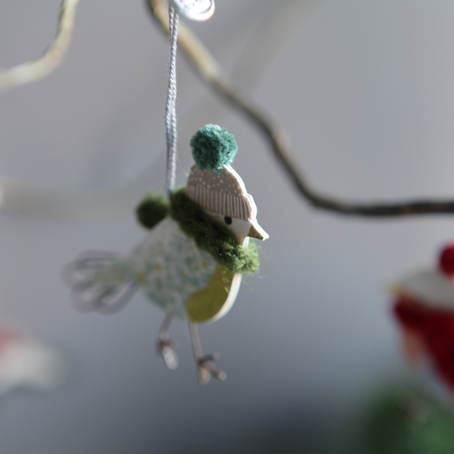Artikelbild 2 des Artikels “Good old friends - Mini Wintervogel, Grüner Schal, “