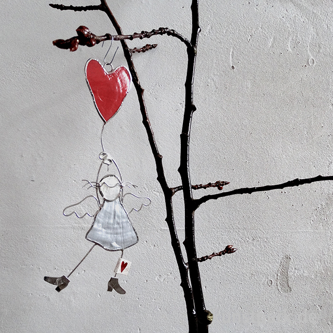 Artikelbild 2 des Artikels “Good old friends - Schwebende Engel, Herz “
