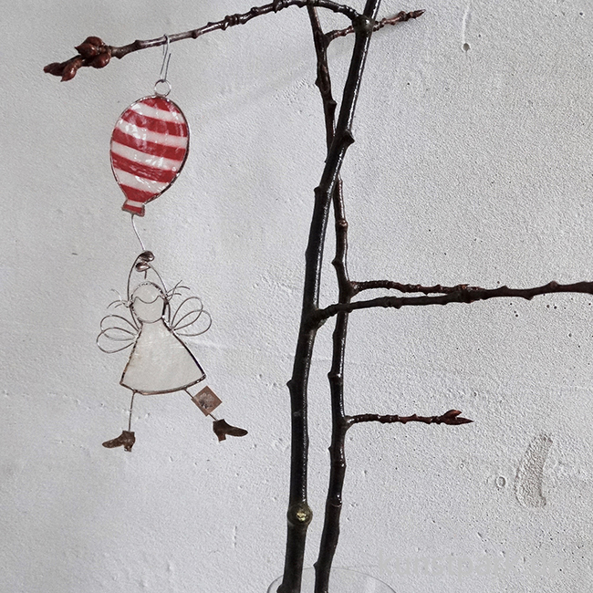 Artikelbild 2 des Artikels “Good old friends - Schwebende Engel, Luftballon “