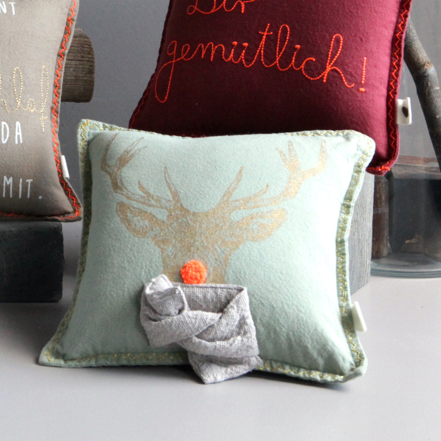 Artikelbild 2 des Artikels “Good old friends - Winter Mini Kissen, Hirsch “