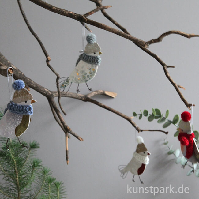 Artikelbild 2 des Artikels “Good old friends - Wintervogel, Rot-Blumen, Weißer Schal “