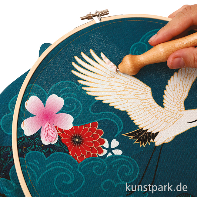 Artikelbild 2 des Artikels “Punch Needle Stickset - Japanischer Kranich, 25 cm “