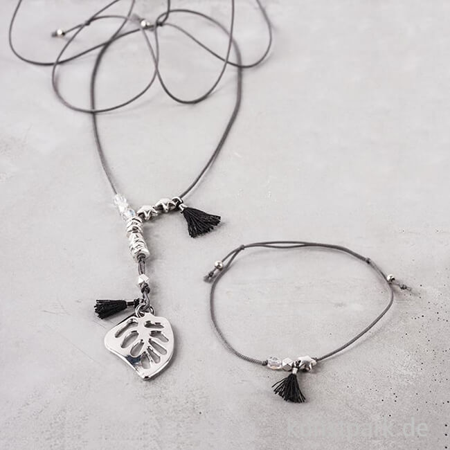 Artikelbild 2 des Artikels “Schmuckset - Vaia Monsterablatt für 1 Kette und 1 Armband “