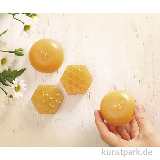 Artikelbild 3 des Artikels “DIY Set - Honigseife mit Kamille “