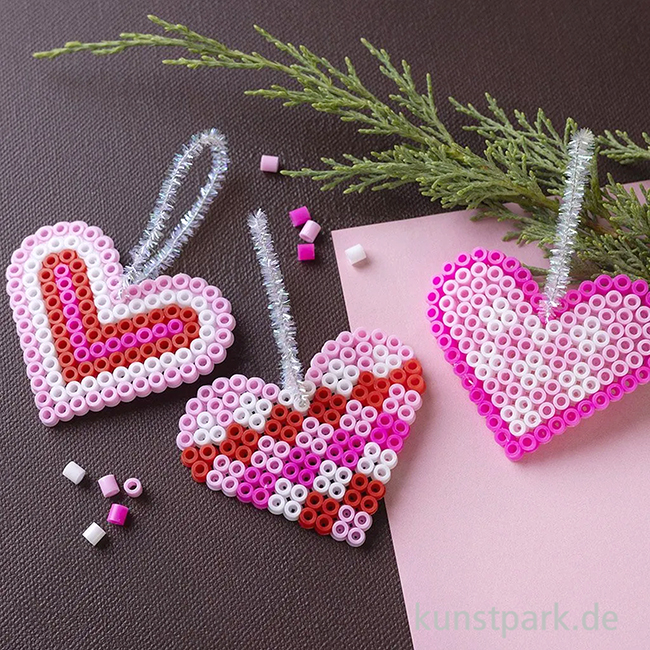 Artikelbild 3 des Artikels “Mini Bastelset - Bügelperlen Herzen, Pink, Rot, Weiß “