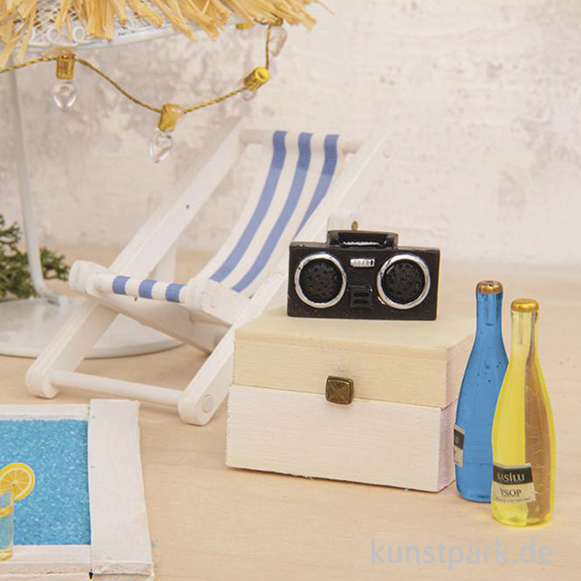 Artikelbild 3 des Artikels “Miniatur Deko Set, Picknickbox, Flaschen + Radio, 4-teilig “